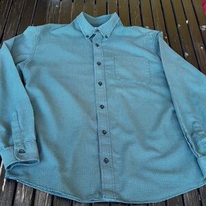 L.L. Bean Men's green  Checkered Button Down Shirt . End a perfect condition .